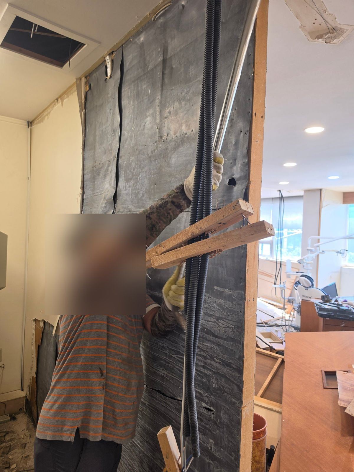 엑스레이실 차폐벽 해체 작업