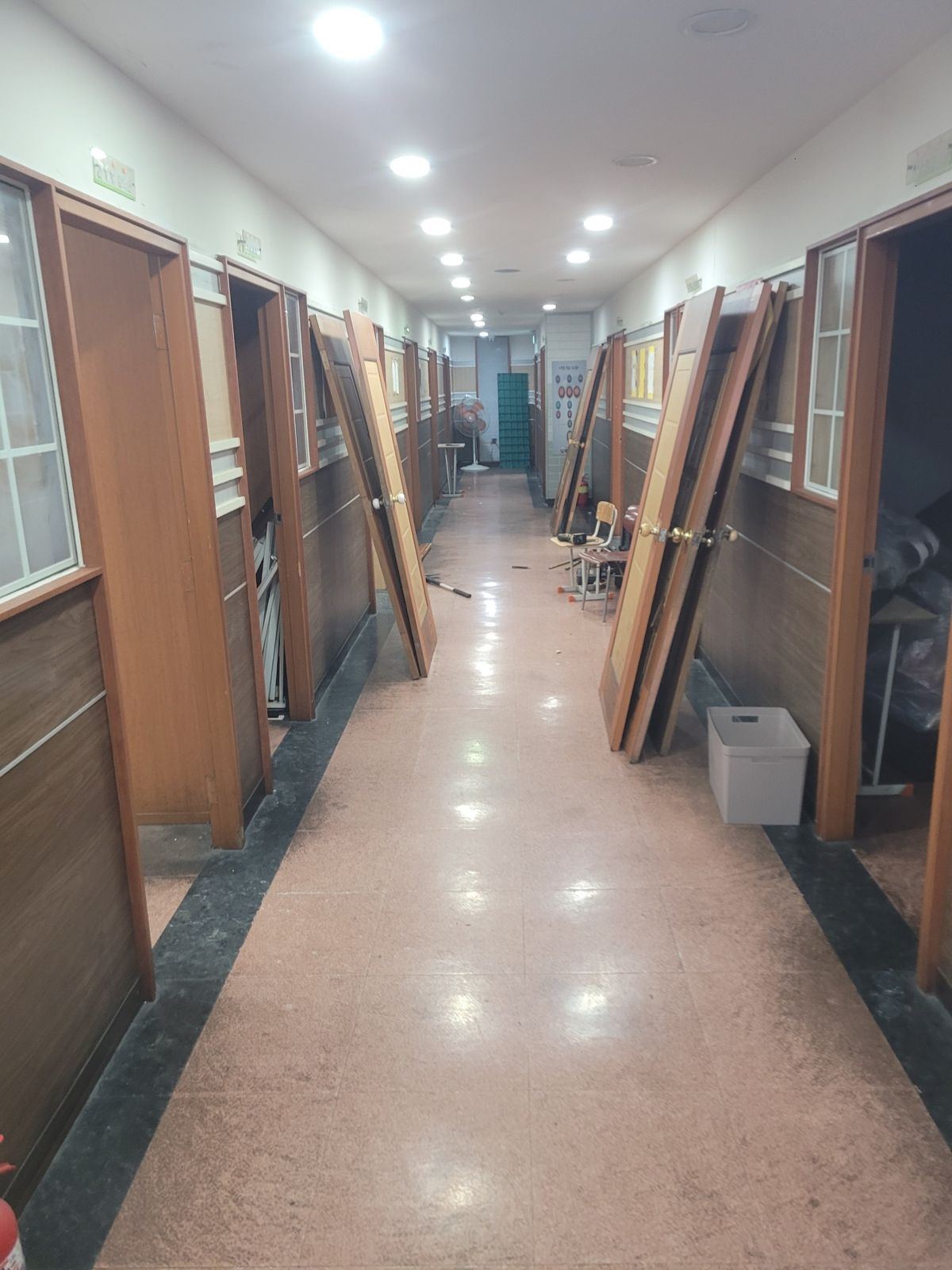 문짝부터 차례로 분리